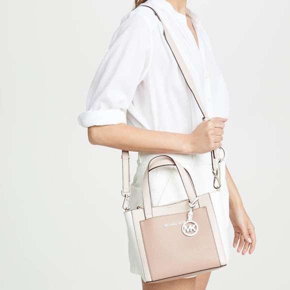 Michael Kors Pink Crossbody Gemma - Picture 4 of 13